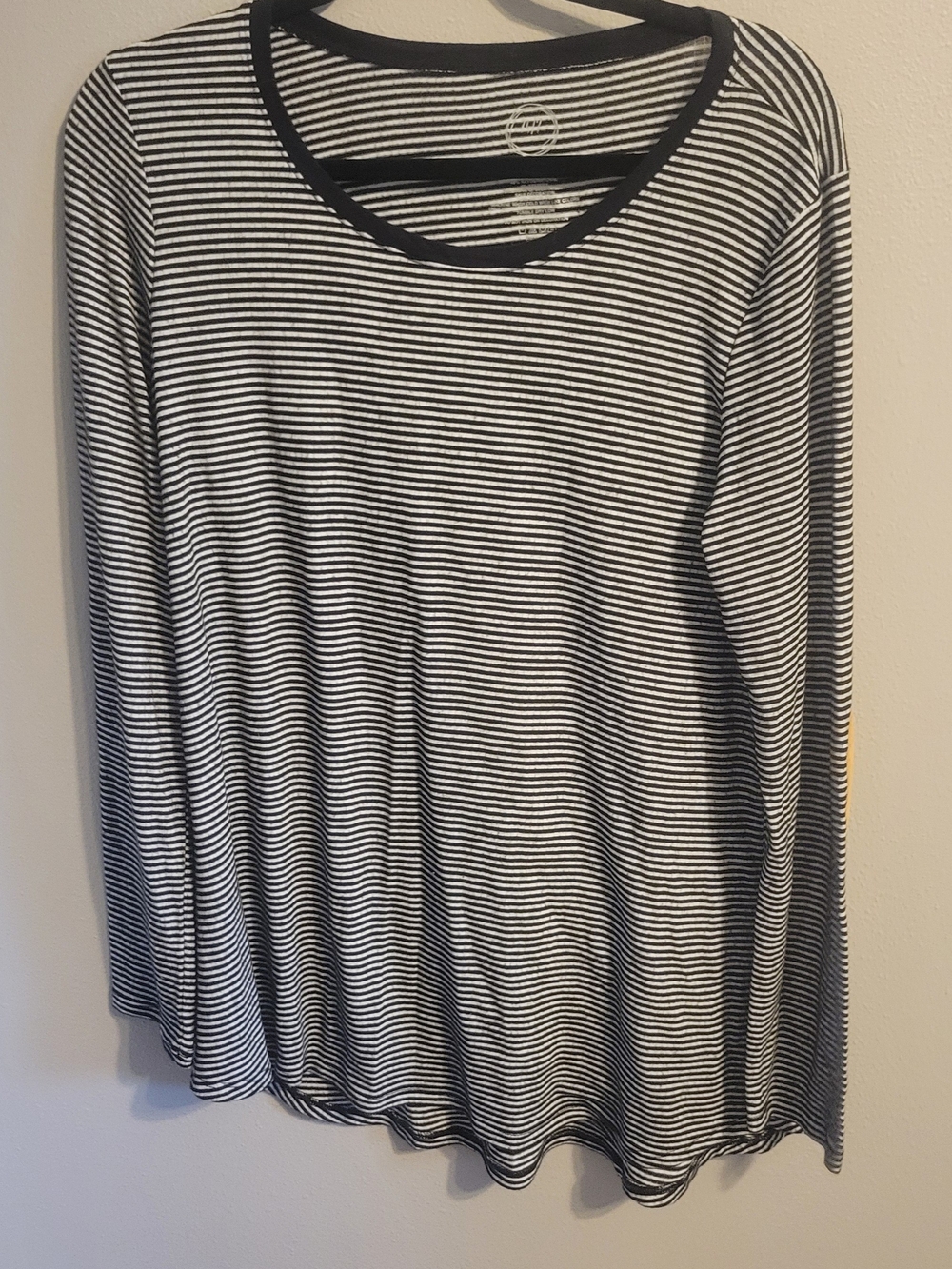 Maurices Black & White Striped Long-Sleeve Scoop Neck Top